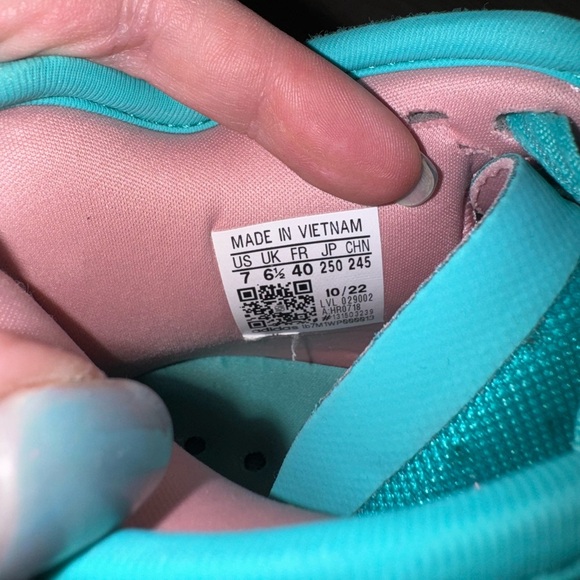 Adidas D.O.N. Issue 4 Grade Basketball Shoe - Picture 12 of 13